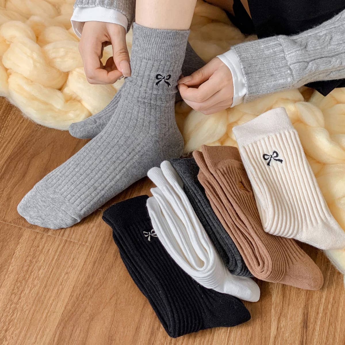 Bow Socks- Coffee
