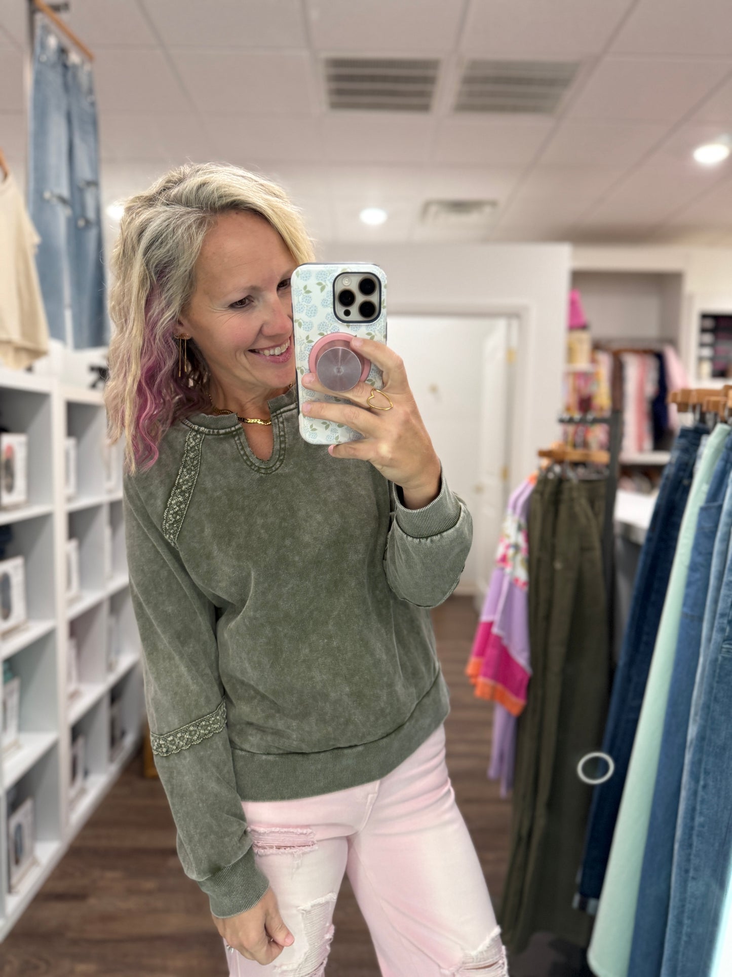 Mineral Lace Sweatshirt- Olive