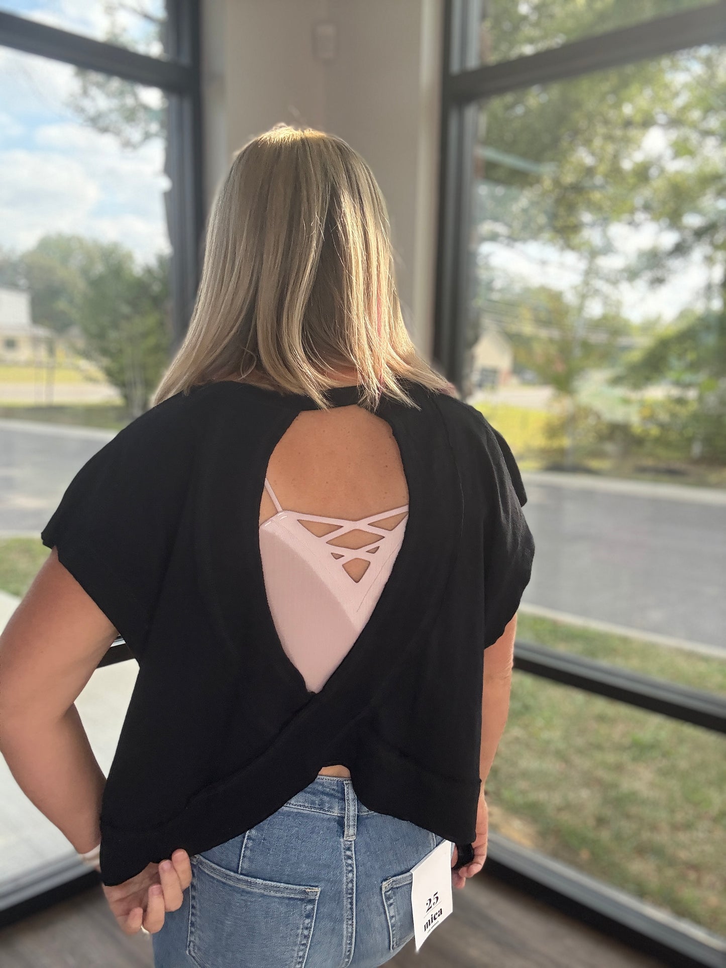Breezy Back Tee- Black