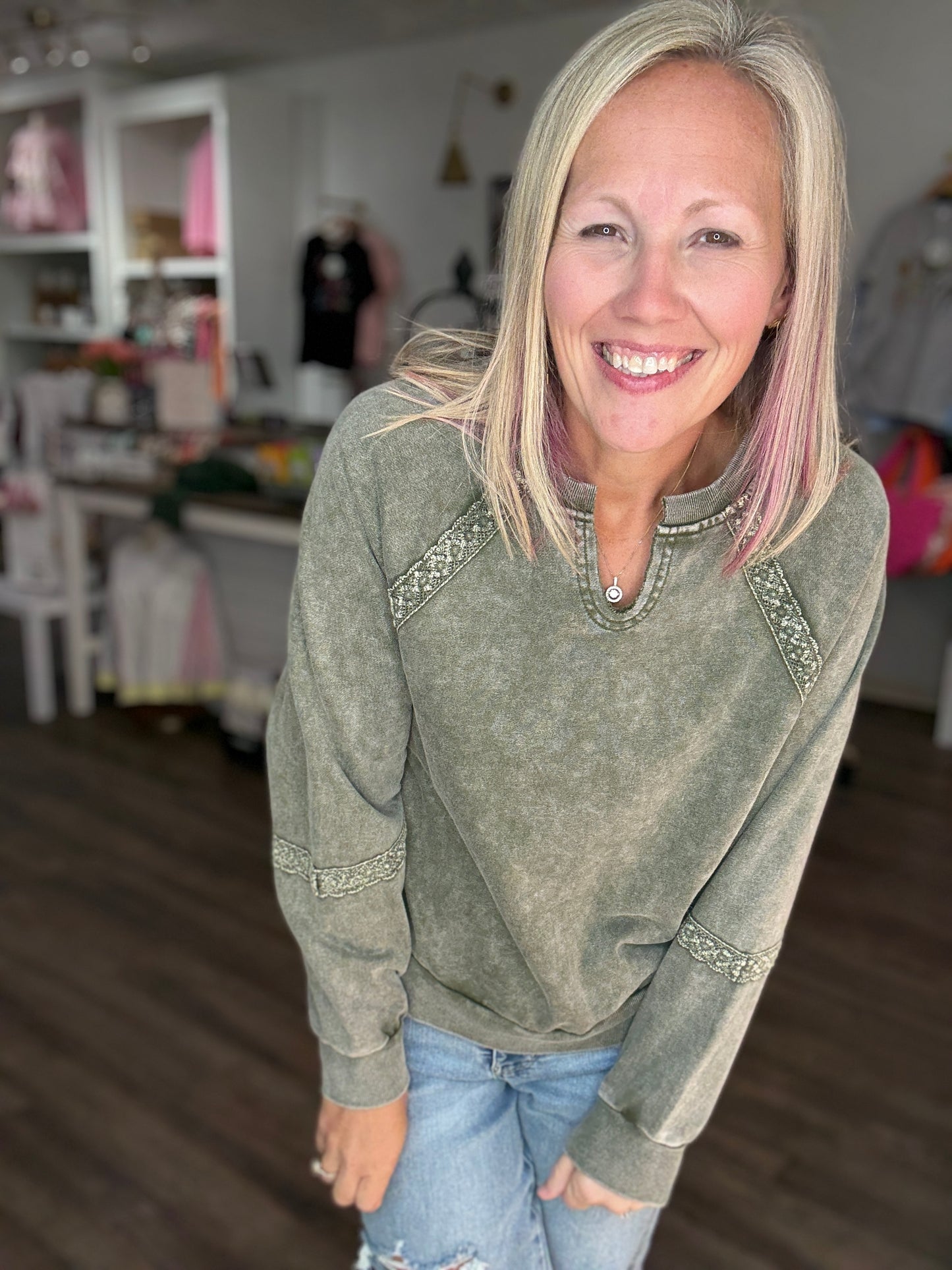 Mineral Lace Sweatshirt- Olive