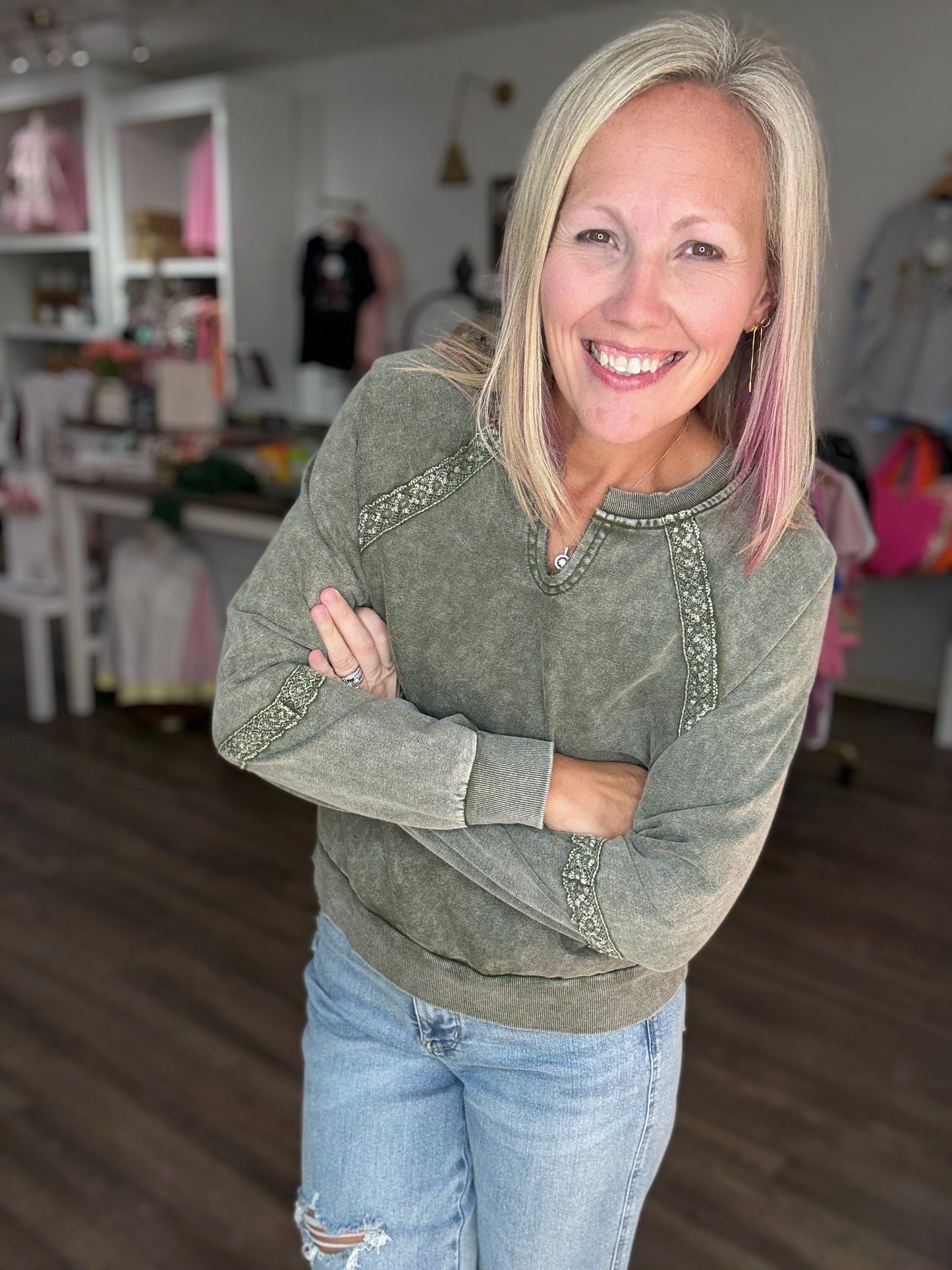 Mineral Lace Sweatshirt- Olive