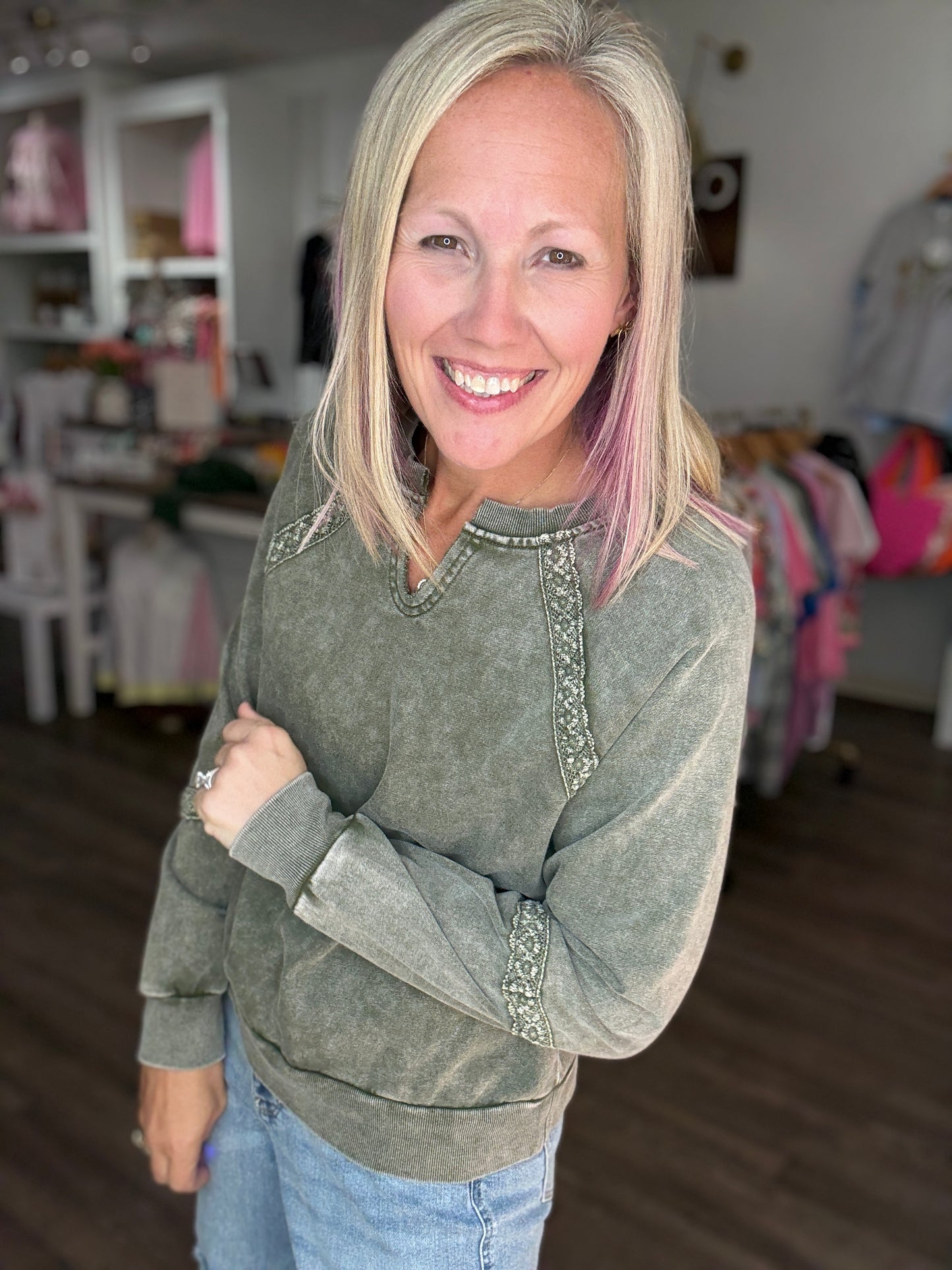 Mineral Lace Sweatshirt- Olive