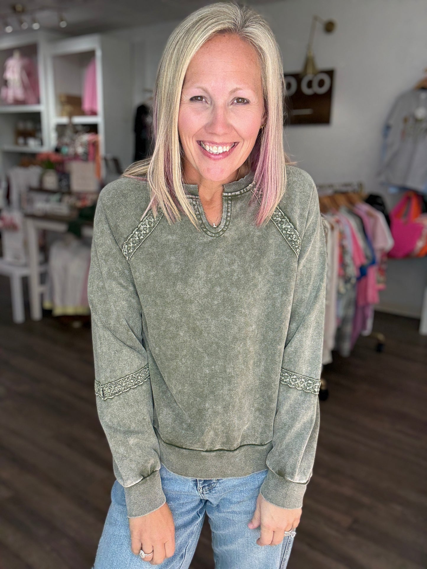 Mineral Lace Sweatshirt- Olive