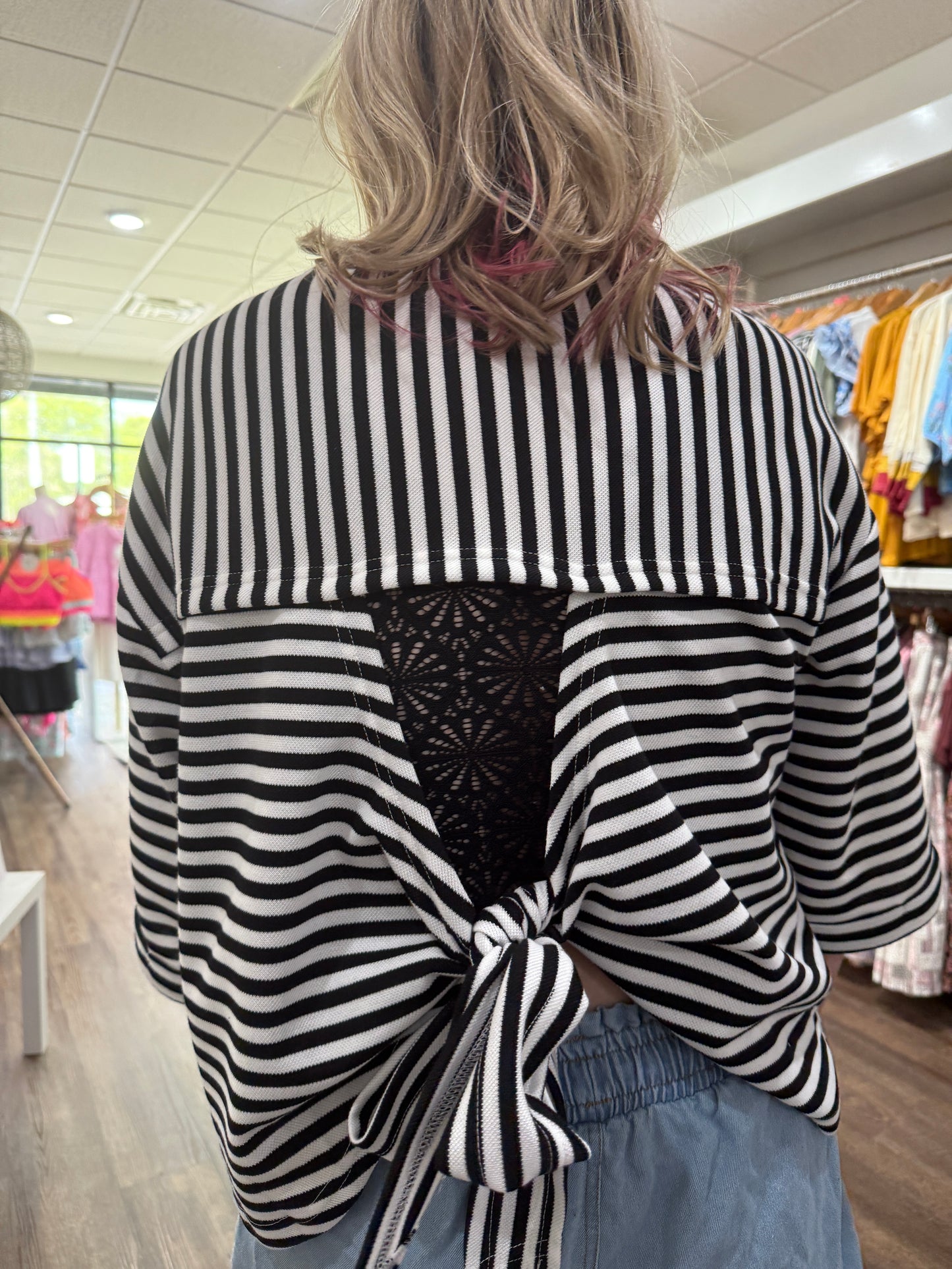 Bow Cut Out Top- Black