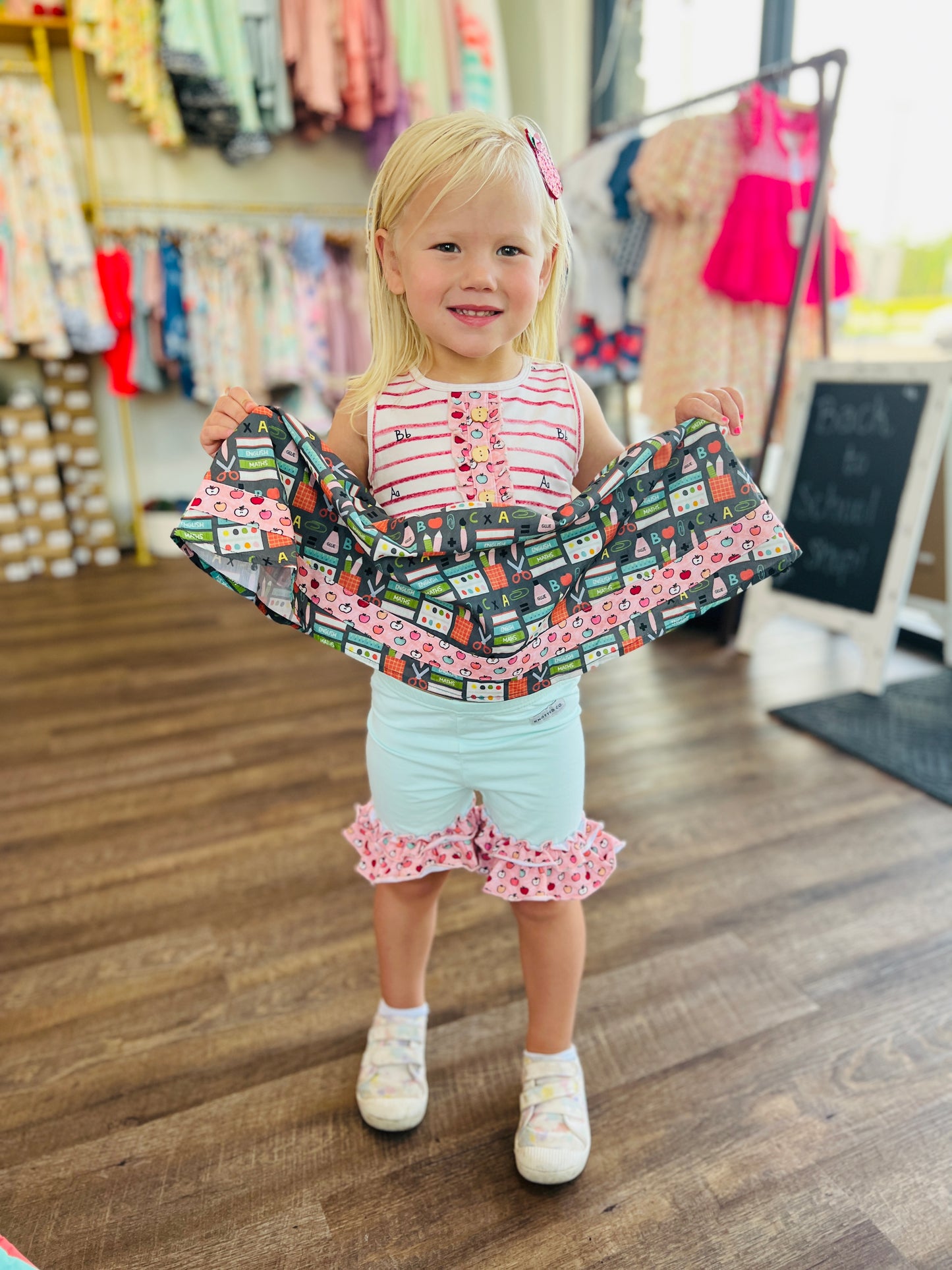 Apple Ruffle Shortie