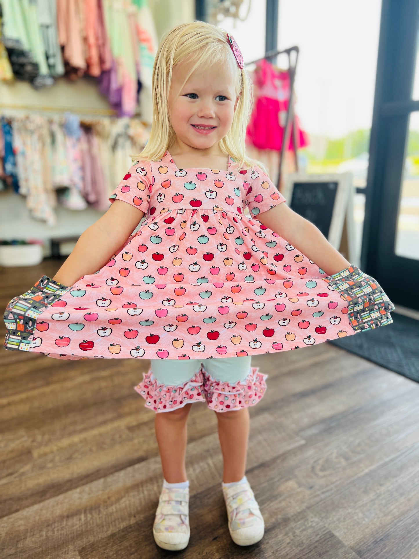 Apple Ruffle Shortie